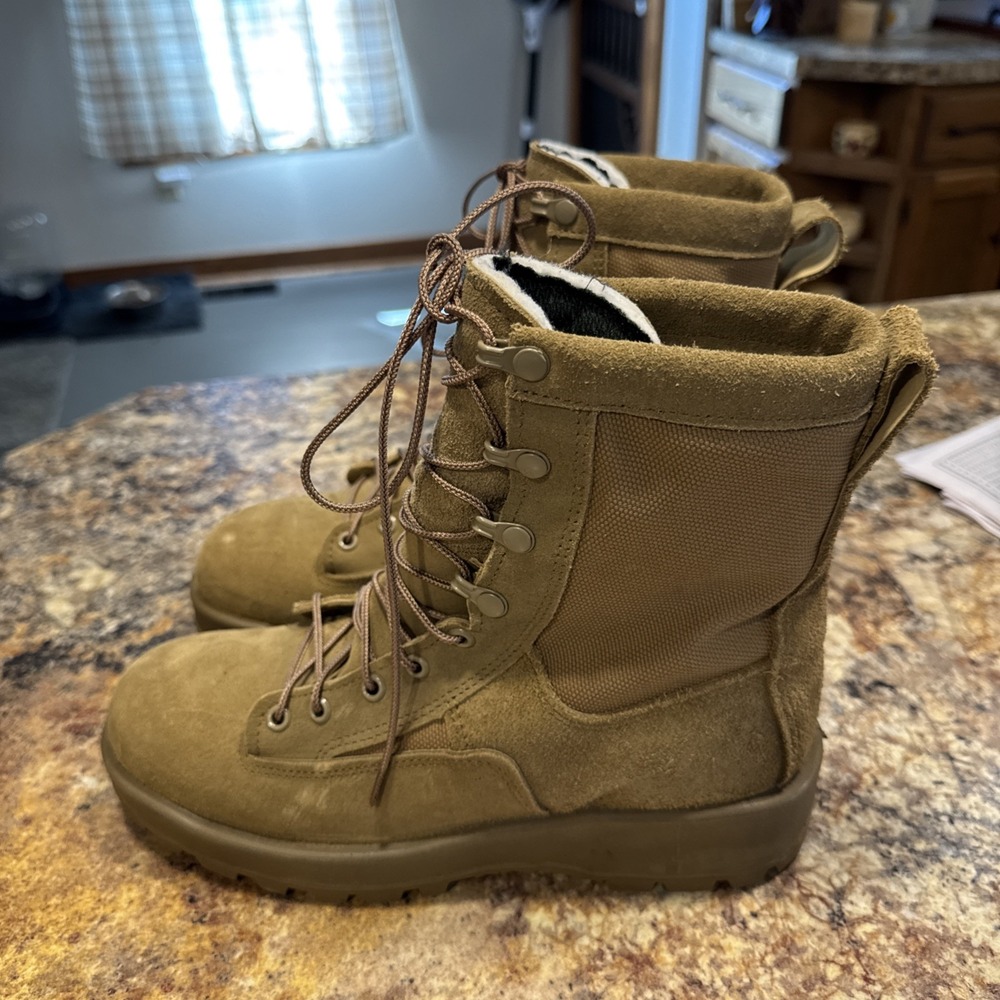 ALTAMA  boots 255/92 Cold weather military combat  W. Liners  COYOTE SIZE: 7 R